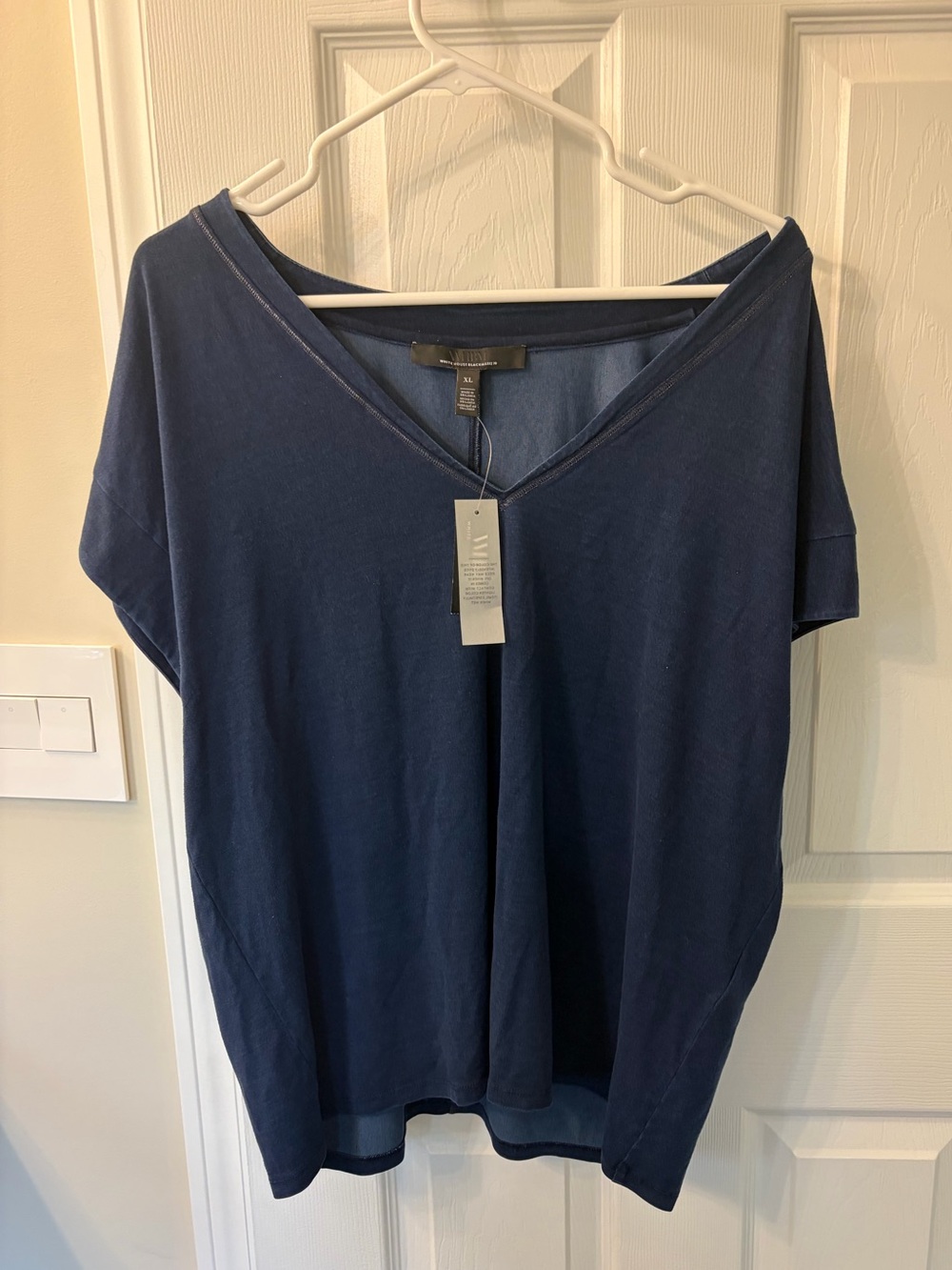 White House Black Market Navy V-Neck Short Sleeve Top
